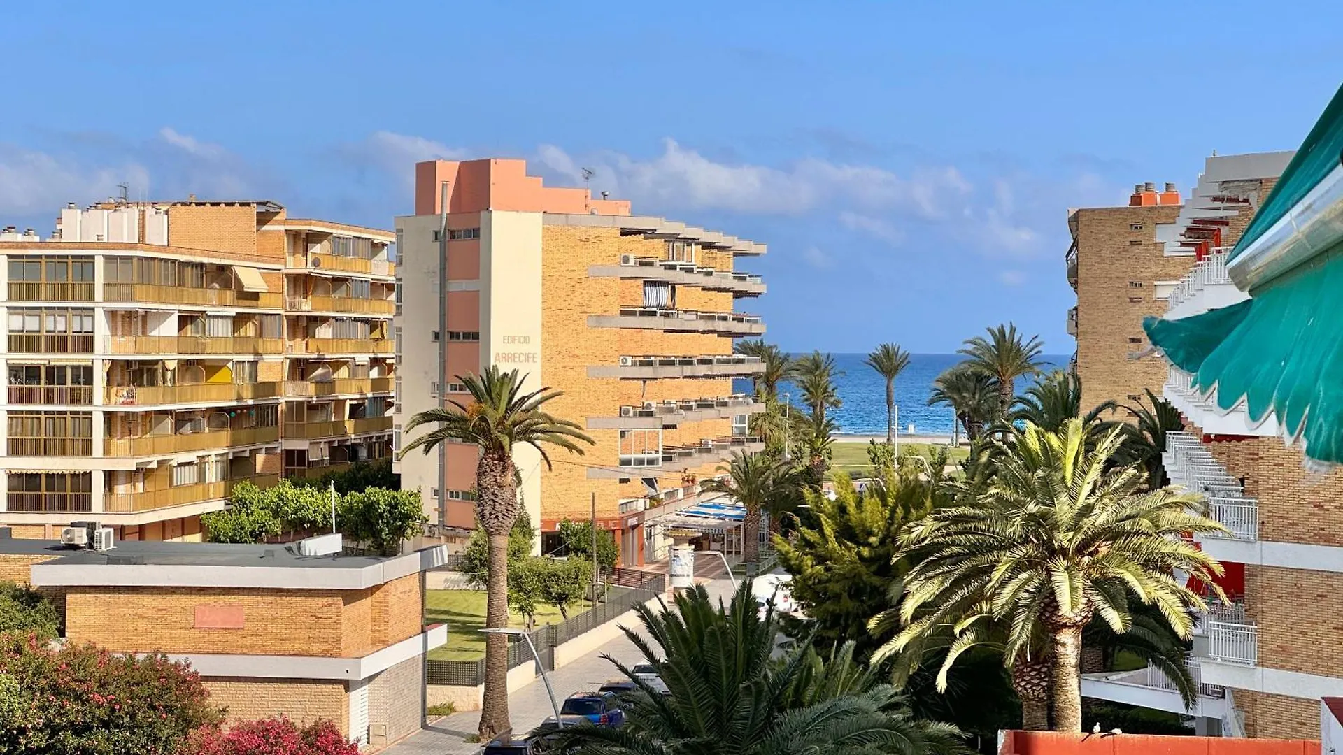 Mediterranean Way - Ancora Apartment La Pineda 0*,  Spain